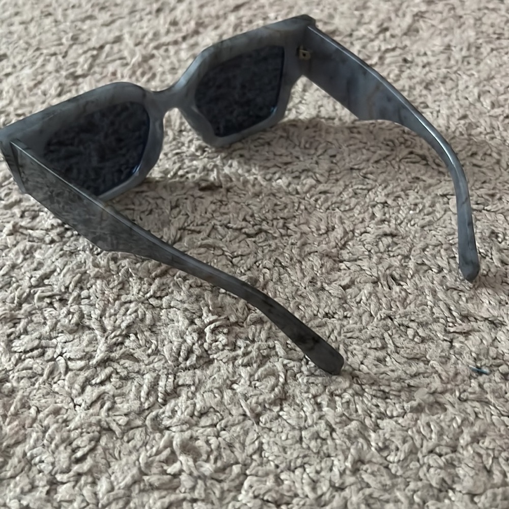 Gray Marble Square Frame Sunglasses - image 6